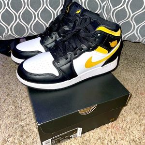 Air Jordan 1 size 6y